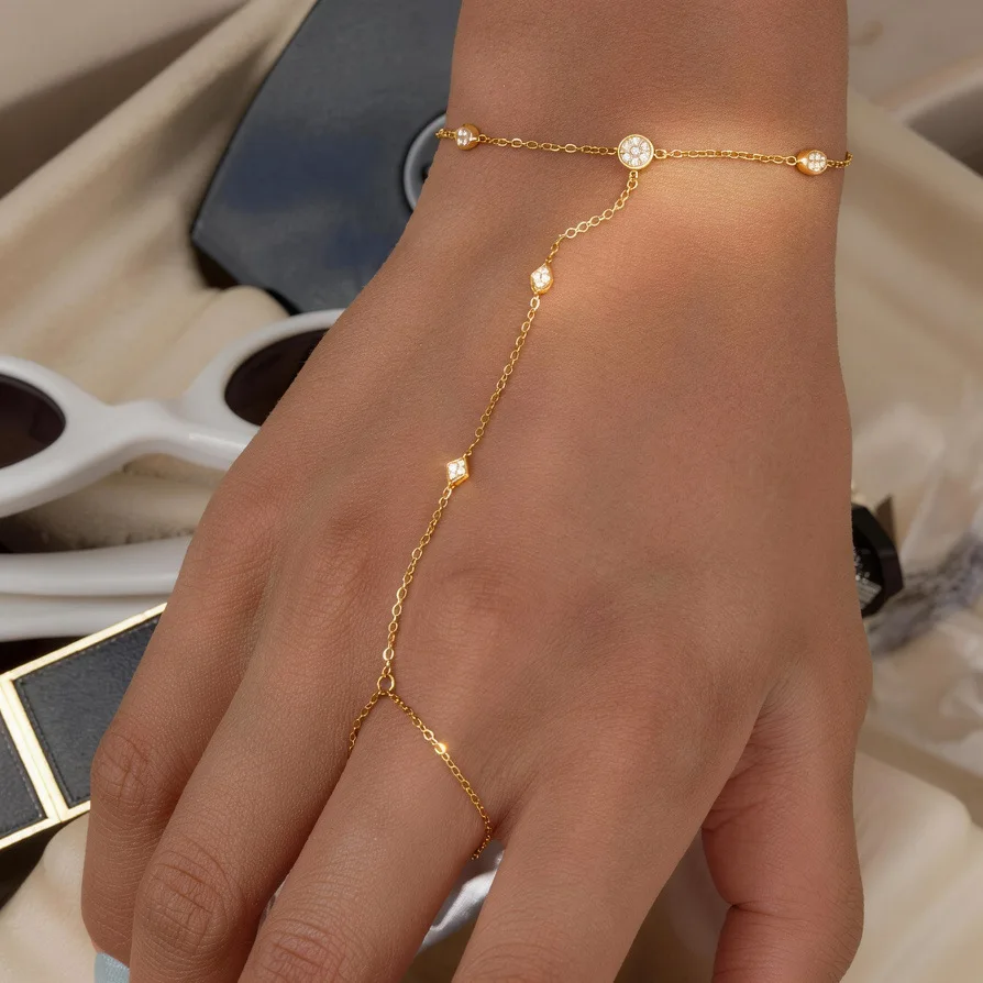 18K Gold PVD Plated Delicate Crystal Finger Bracelet For Women Minimalist Stainless Steel Bracelet Fashion Jewelry Gift
18K Gold PVD Plated Delicate Crystal Finger Bracelet For Women Minimalist Stainless Steel Bracelet Fashion Jewelry Gift