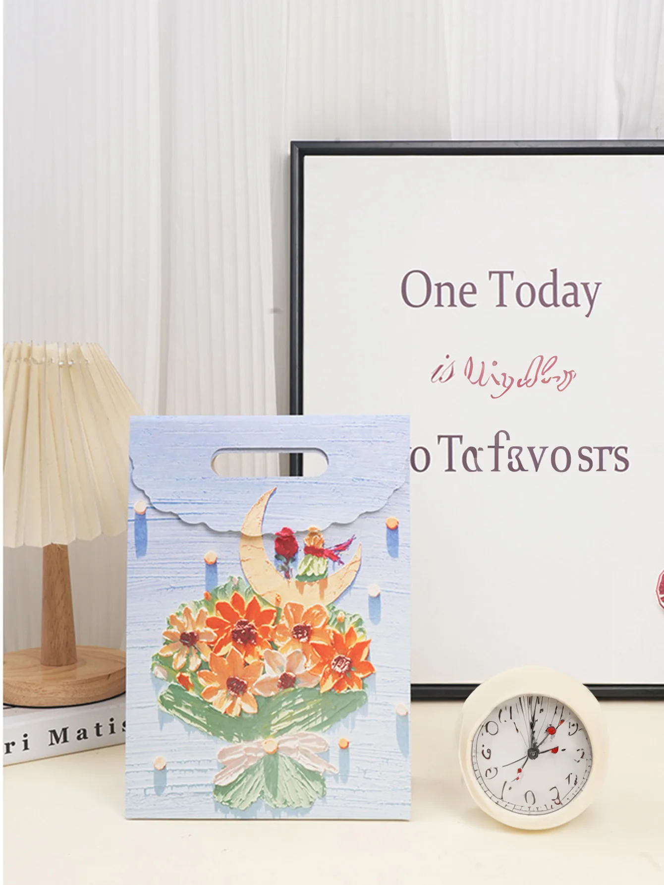 10pcs Moon Flower Gift Bag Artistic tote bag Festival exquisite men's and women's birthday bouquet packaging gift paper bag
10pcs Moon Flower Gift Bag Artistic tote bag Festival exquisite men's and women's birthday bouquet packaging gift paper bag