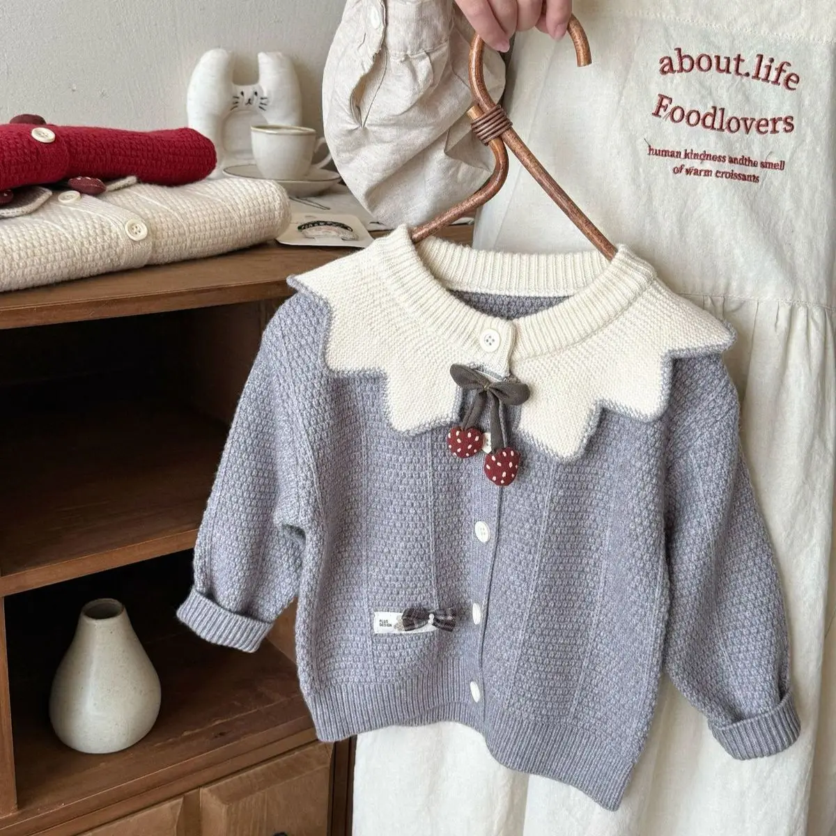 Baby Girls' Sweater Cardigan Spring and Autumn New Children's Knitted Sweater Christmas Round Neck Coat 
Baby Girls' Sweater Cardigan Spring and Autumn New Children's Knitted Sweater Christmas Round Neck Coat