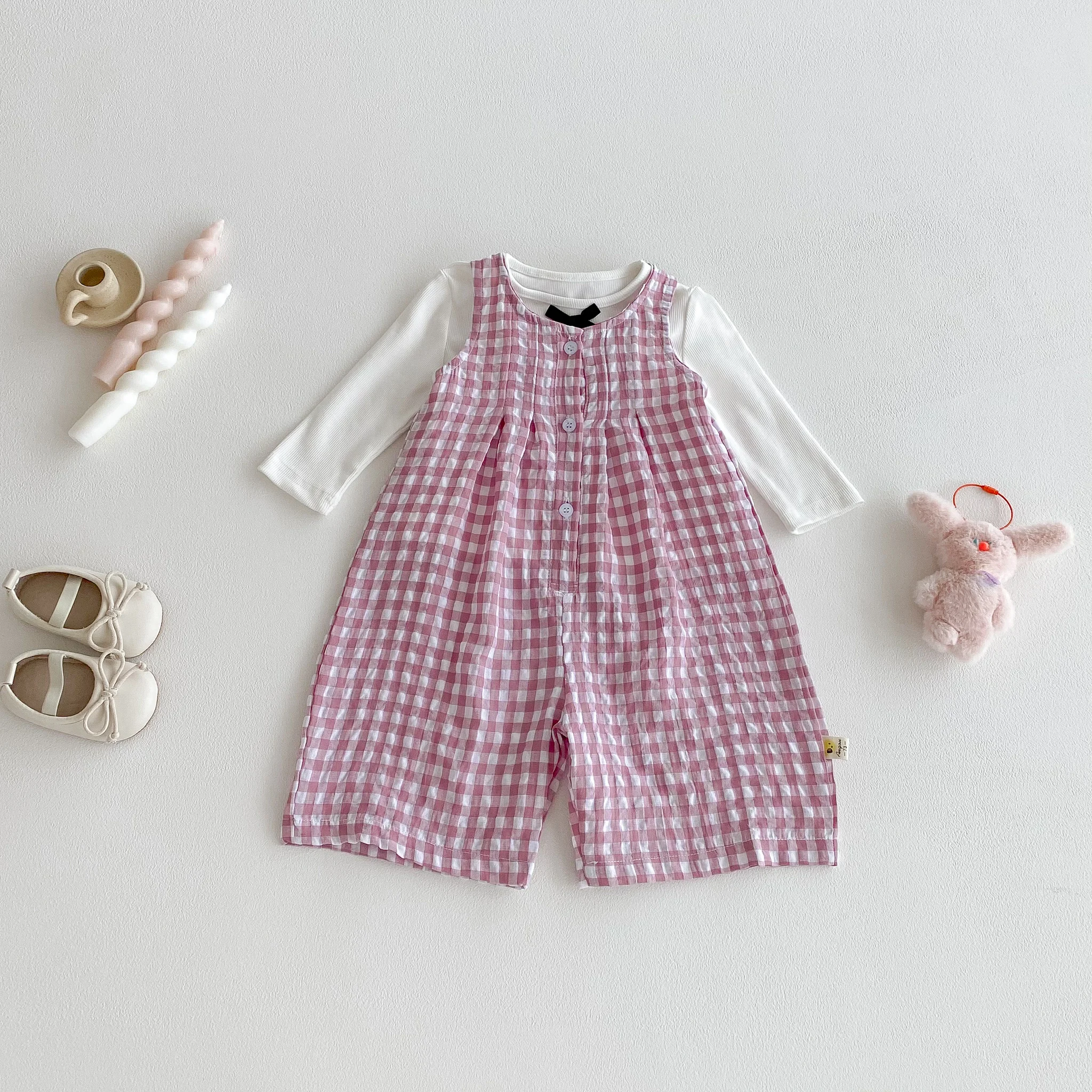 Cute plaid sleeveless jumpsuit and rabbit ear jumpsuit for summer girls
Cute plaid sleeveless jumpsuit and rabbit ear jumpsuit for summer girls