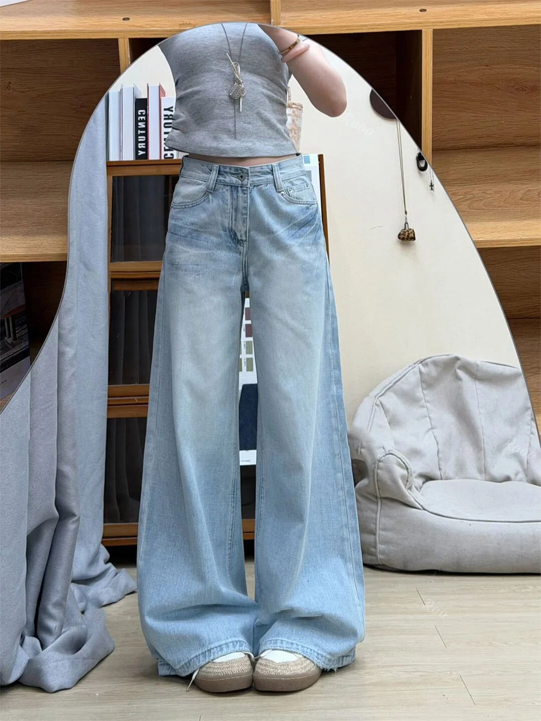 Summer 2026 American Style Washed Wide Leg Jeans Women's Slim Fit Floor-Length Loose Jeans Casual Natural Waist Denim Pants
Summer 2026 American Style Washed Wide Leg Jeans Women's Slim Fit Floor-Length Loose Jeans Casual Natural Waist Denim Pants