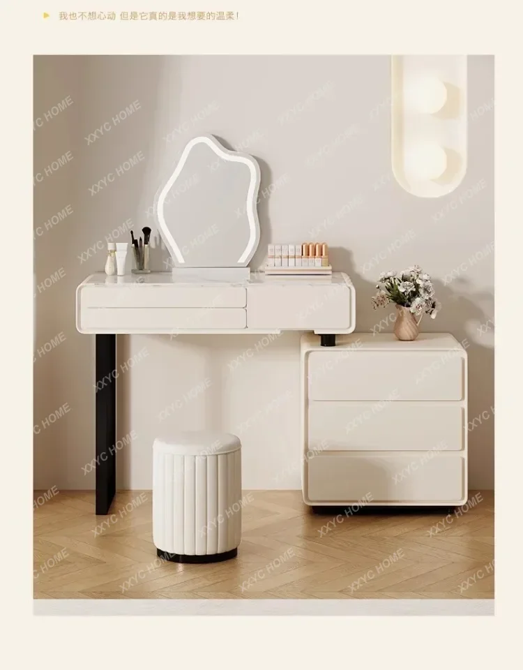 *Solid wood light luxury high-end corner large mirror makeup table with cabinet integrated
*Solid wood light luxury high-end corner large mirror makeup table with cabinet integrated