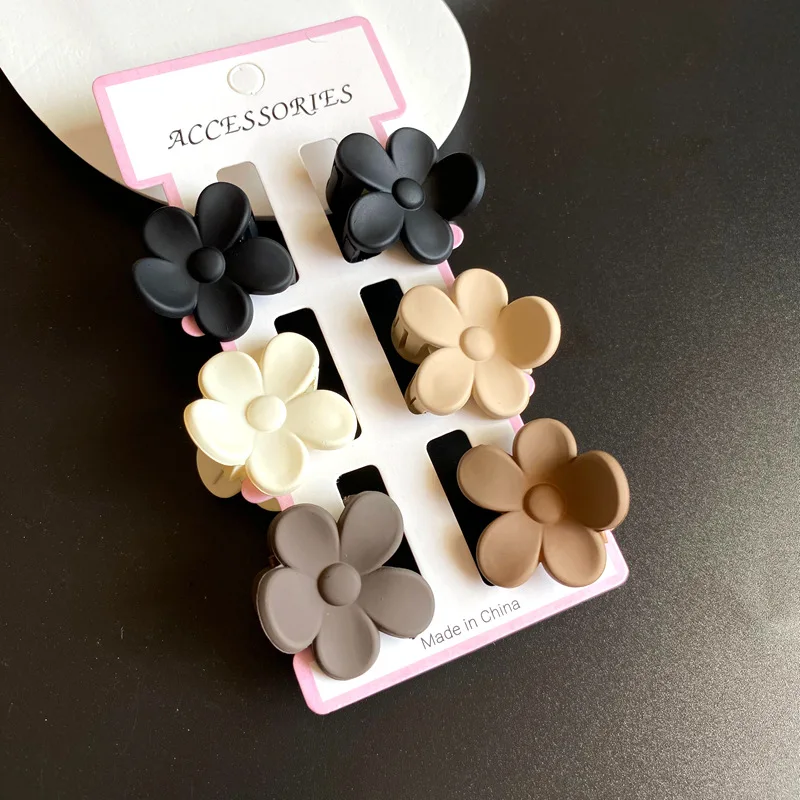 6Pcs Candy Color Flower Hair Claws New Women Small Hair Clips Crab Clamps Frosted Ponytail Shark Clip Headdress Hair Accessories
6Pcs Candy Color Flower Hair Claws New Women Small Hair Clips Crab Clamps Frosted Ponytail Shark Clip Headdress Hair Accessories