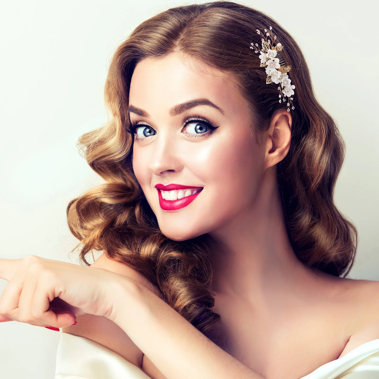 Набор из 4 свадебных аксессуаров для волос: стильные U-образные заколки и боковые гребни из сплава для свадьбы, помолвки и вечеринок
Набор из 4 свадебных аксессуаров для волос: стильные U-образные заколки и боковые гребни из сплава для свадьбы, помолвки и вечеринок