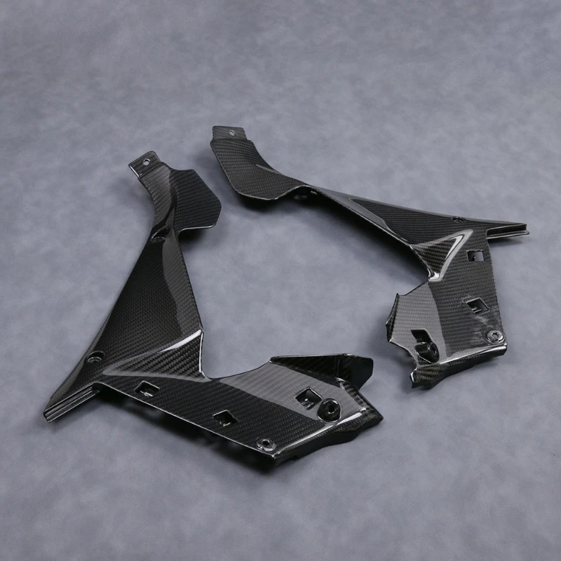 Applicable to the new R3 modified carbon fiber shell front lining plate, instrument side plate
Applicable to the new R3 modified carbon fiber shell front lining plate, instrument side plate