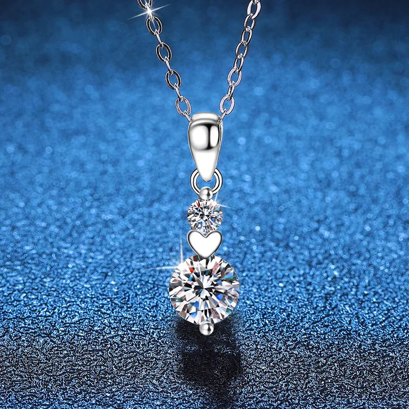 Platinum PT95018k Gold Necklace, Moissanite Pendant, Simple Korean Version, Heart Connected Star, 1-carat Moissanite Necklace
Platinum PT95018k Gold Necklace, Moissanite Pendant, Simple Korean Version, Heart Connected Star, 1-carat Moissanite Necklace