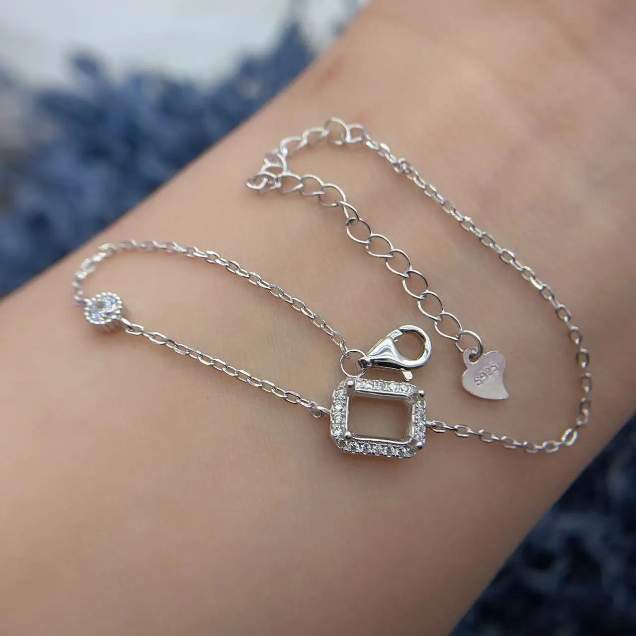 MeiBaPJ Inlay Rectangle 4*6/5*7mm S925 Sterling Silver DIY Empty Bracelet Setting Womens Diamond Weddings Jewelry Free Delivery
MeiBaPJ Inlay Rectangle 4*6/5*7mm S925 Sterling Silver DIY Empty Bracelet Setting Womens Diamond Weddings Jewelry Free Delivery