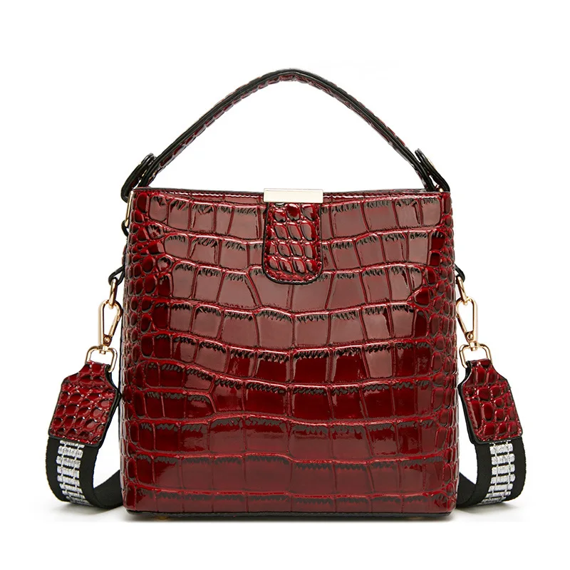 2025 Brand Design High end Crocodile Women Handbags Luxury Patent Leather Bucket Bag Female New Trendy Shoulder Messenger Bag
2025 Brand Design High end Crocodile Women Handbags Luxury Patent Leather Bucket Bag Female New Trendy Shoulder Messenger Bag