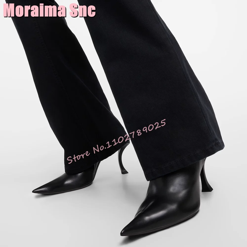 2024 New Strange Heel Pointed Toe Ankle Boots Side Zipper Fashion Sexy Black Solid Designer Women's Short Boots Autumn Winter
2024 New Strange Heel Pointed Toe Ankle Boots Side Zipper Fashion Sexy Black Solid Designer Women's Short Boots Autumn Winter