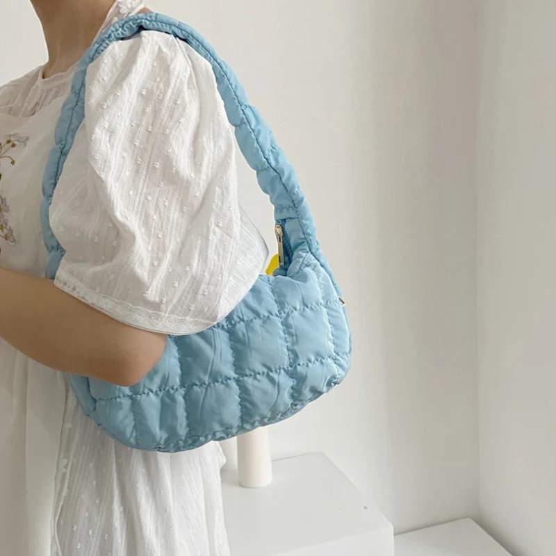 Summer Candy Color Cloud Bags for Women Cotton Nylon Female Large Capacity Shoulder Bag Brand Designer Fashion Handbags Light
Summer Candy Color Cloud Bags for Women Cotton Nylon Female Large Capacity Shoulder Bag Brand Designer Fashion Handbags Light