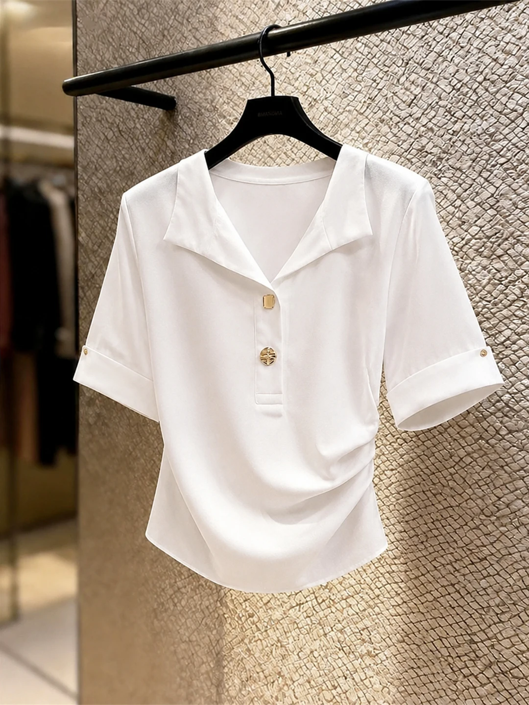 Minimalist Color Casual V-Neck Top Commute Fashionable High-End Feeling Short Sleeve Straight Cut Korean Style Silk Shirt
Minimalist Color Casual V-Neck Top Commute Fashionable High-End Feeling Short Sleeve Straight Cut Korean Style Silk Shirt