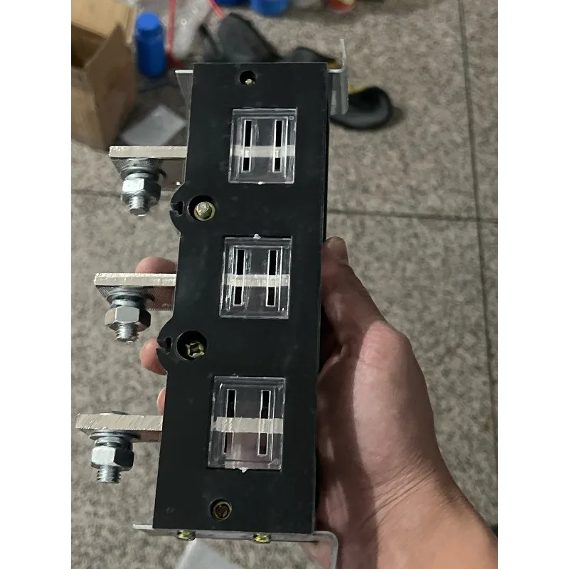 Main circuit one-time plug-in, one-time socket ZDCJ2Z-400A/60 ZDCJ2Z-600/60
Main circuit one-time plug-in, one-time socket ZDCJ2Z-400A/60 ZDCJ2Z-600/60