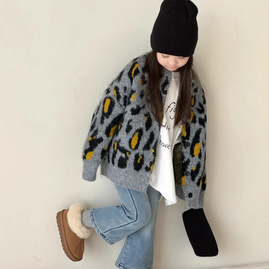 Girls Autumn Winter Korean Leopard Print Sweater Jacket Girls Baby Thick Warm Knitted Cardigan Jacket
Girls Autumn Winter Korean Leopard Print Sweater Jacket Girls Baby Thick Warm Knitted Cardigan Jacket