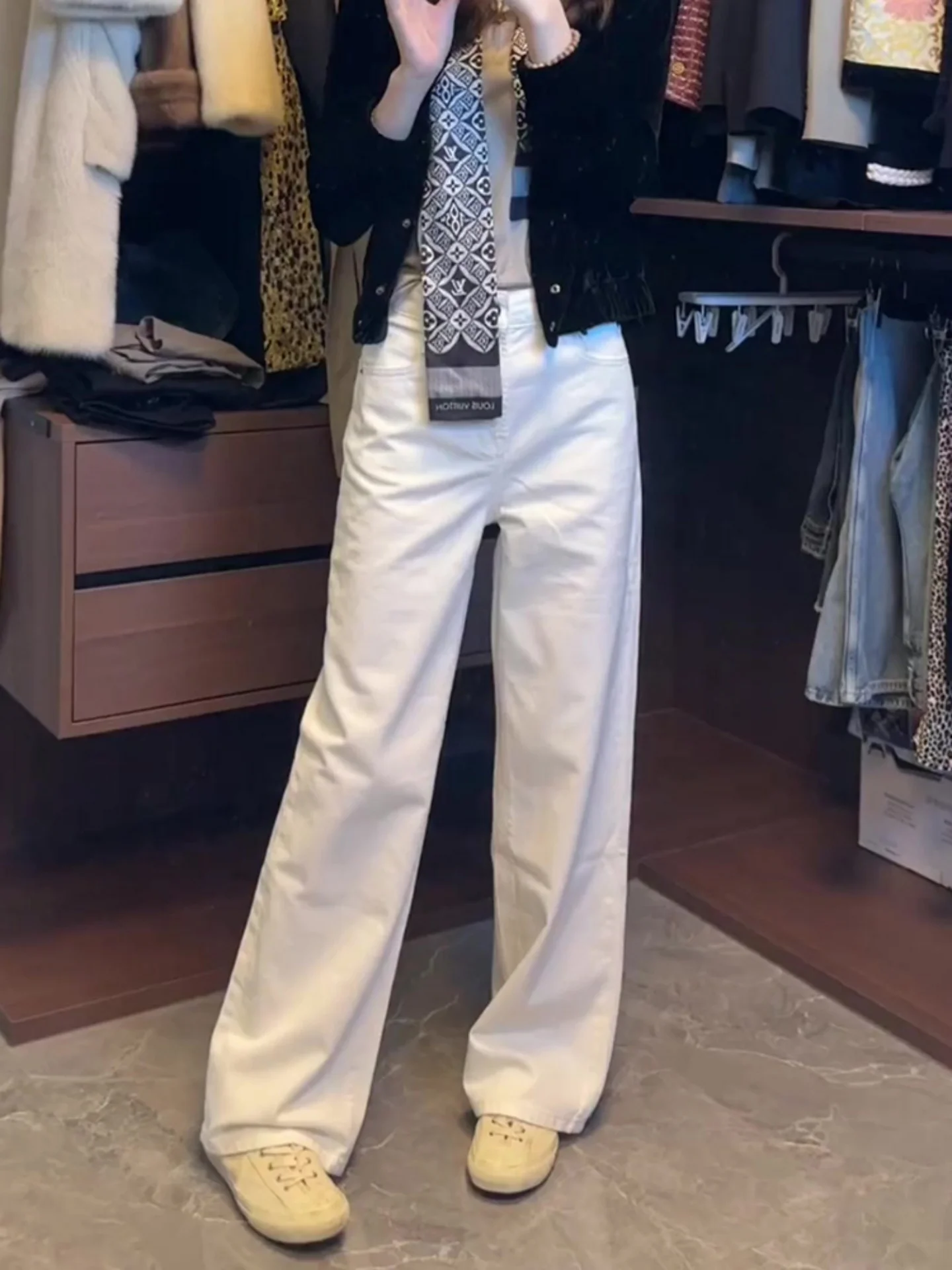 Loose High Waist Straight Leg White Wide Leg Pants Women's Fashion Retro American Style Casual Loose Fit Trousers
Loose High Waist Straight Leg White Wide Leg Pants Women's Fashion Retro American Style Casual Loose Fit Trousers