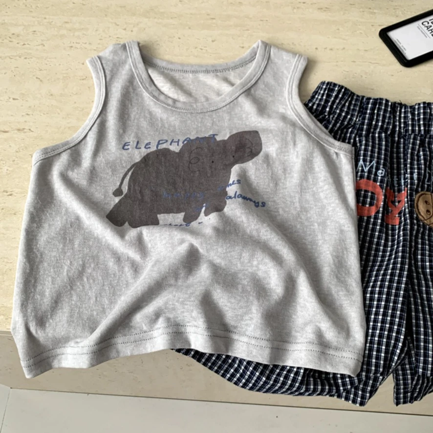 Boys' Suit 2026 Spring and Summer New Children's Wear Korean Style Boys and Girls Retro Cartoon Vest Plaids Shorts Two Sets
Boys' Suit 2026 Spring and Summer New Children's Wear Korean Style Boys and Girls Retro Cartoon Vest Plaids Shorts Two Sets