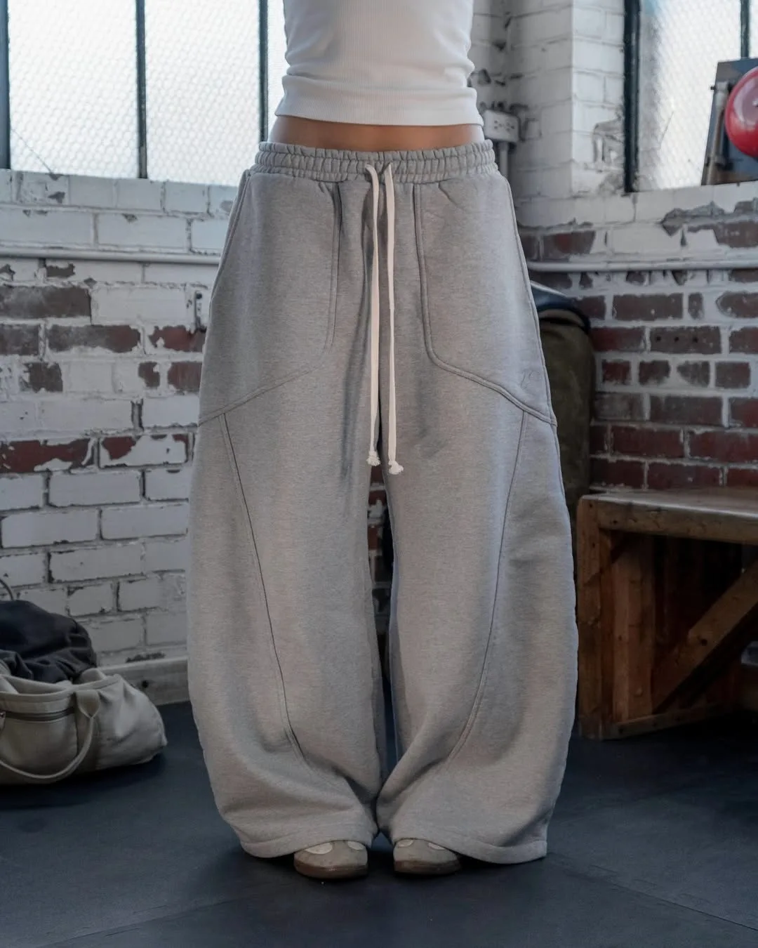 2025 Street Hip-hop Goth Harajuku Fashion Versatile Straight Wide-leg Pants Men American Retro Y2K Casual Loose Trousers Women
2025 Street Hip-hop Goth Harajuku Fashion Versatile Straight Wide-leg Pants Men American Retro Y2K Casual Loose Trousers Women