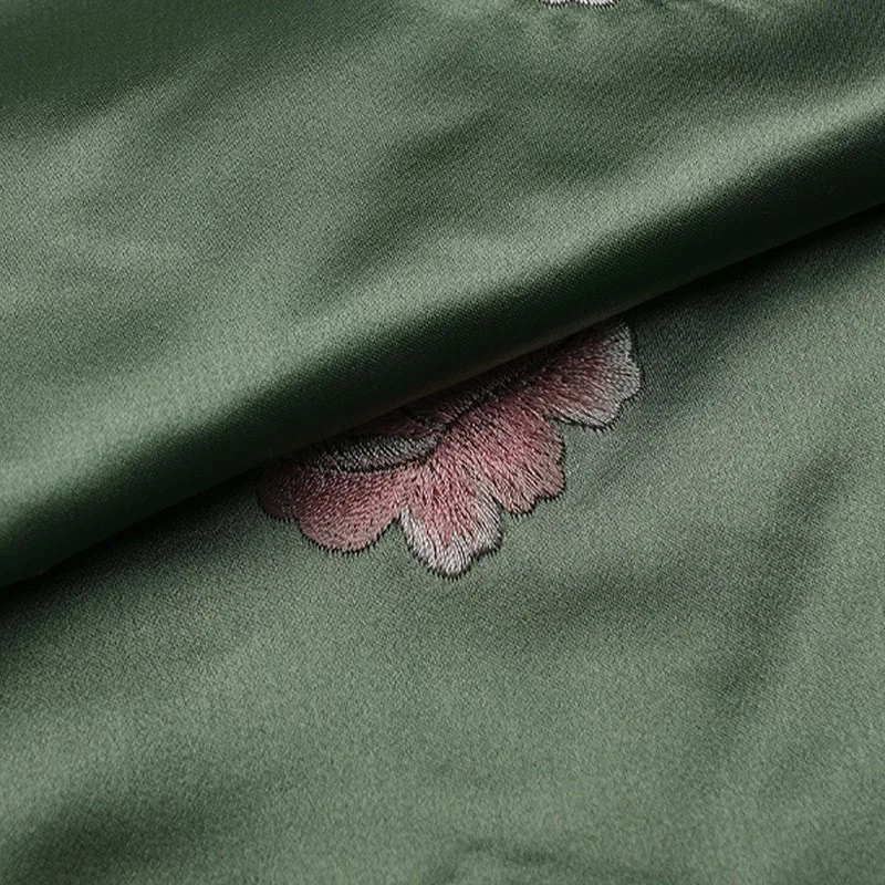 Embroidered brocade jacquard fabric silk traditional pattern Chinese clothing cheongsam
Embroidered brocade jacquard fabric silk traditional pattern Chinese clothing cheongsam