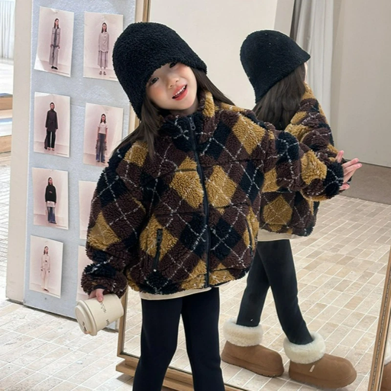 Children's Retro Stand up Collar Jacket Cotton Jacket 2026 Winter Girls' Fashionable Solid Wear Diamond Grid Cotton Jacket
Children's Retro Stand up Collar Jacket Cotton Jacket 2026 Winter Girls' Fashionable Solid Wear Diamond Grid Cotton Jacket