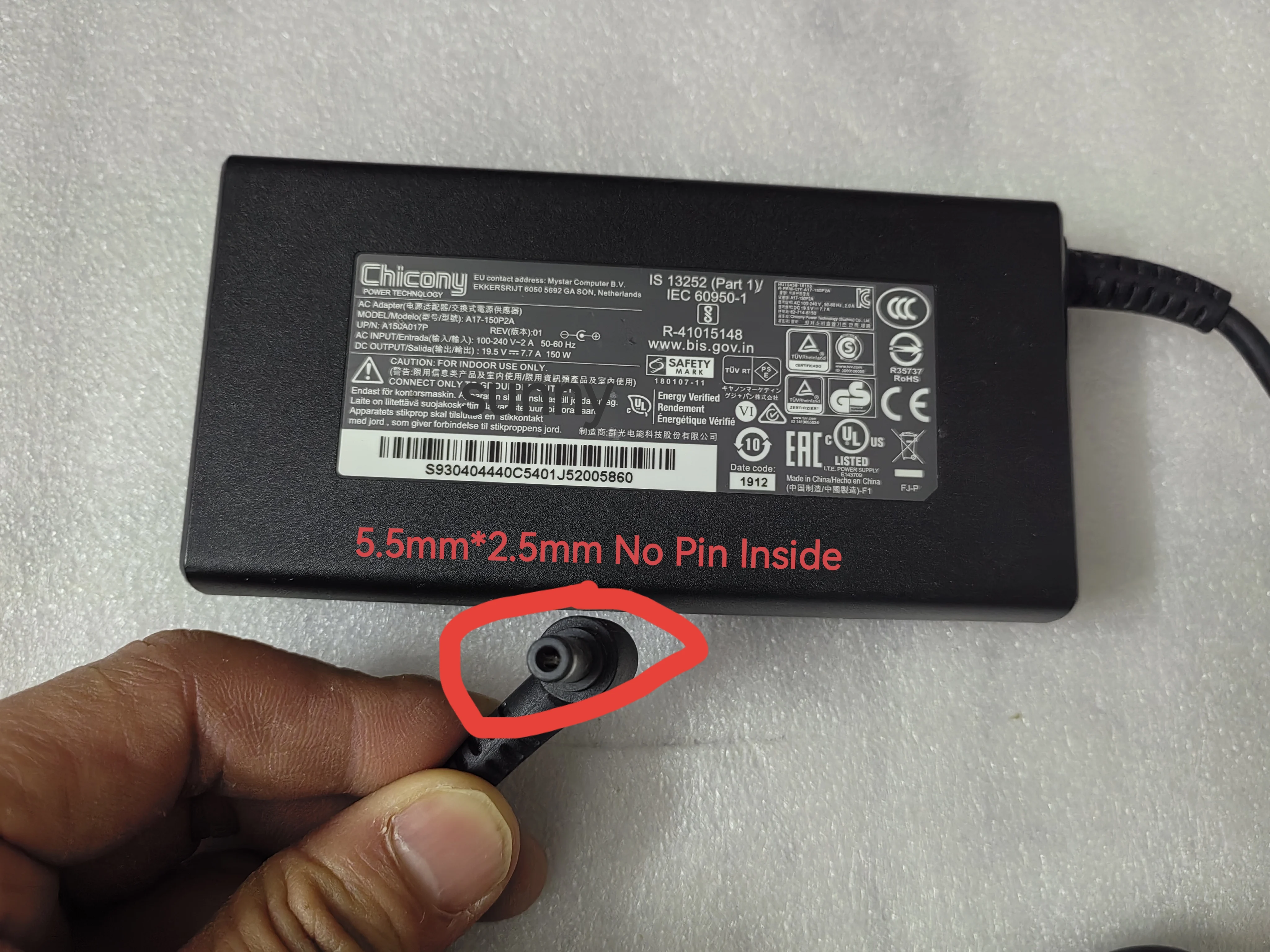 For Gigabyte G7 GD-51AU123SH Gaming Laptop OEM Chicony 19.5V 7.7A 150W A17-150P2A(5.5mm*2.5mm) UP/N:A150A017P REV:01 AC Adapter
For Gigabyte G7 GD-51AU123SH Gaming Laptop OEM Chicony 19.5V 7.7A 150W A17-150P2A(5.5mm*2.5mm) UP/N:A150A017P REV:01 AC Adapter