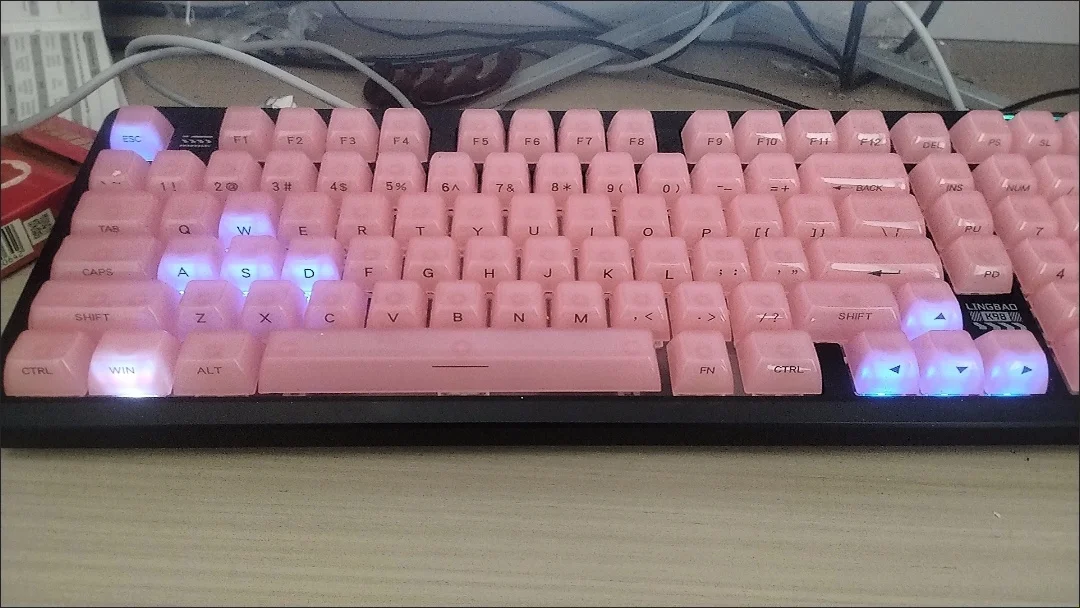 Bingdian keycap Hanfen jade side engraved fairy pink mist transparent hazy light transparent mechanical magnetic axis small bee
Bingdian keycap Hanfen jade side engraved fairy pink mist transparent hazy light transparent mechanical magnetic axis small bee