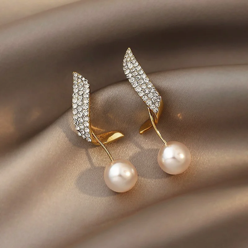 EVISPOL Women's Trendy Pearl Tassel Earrings And Elegant Pearl Earrings Joker Pendant Cartilage Stud Earrings Piercing Jewelry
EVISPOL Women's Trendy Pearl Tassel Earrings And Elegant Pearl Earrings Joker Pendant Cartilage Stud Earrings Piercing Jewelry