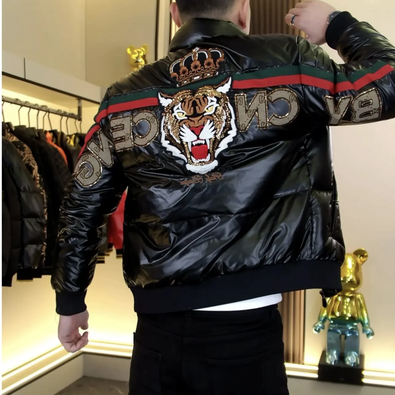 Men's Winter Faionable Slim Fit Heavy Embroidery Tiger Head down Jaet Warm Top Stand Collar Coat Youth Active Sle
Men's Winter Faionable Slim Fit Heavy Embroidery Tiger Head down Jaet Warm Top Stand Collar Coat Youth Active Sle
