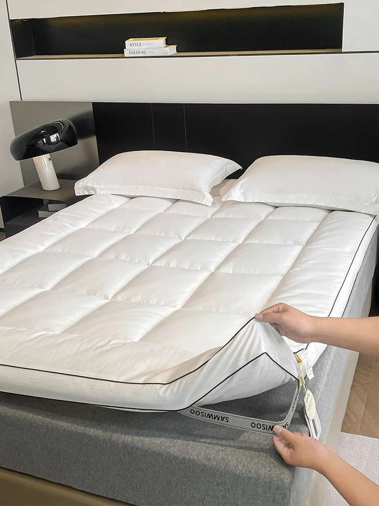 Soft Thickened 5cm Ear Bed Mat 1518 Dormitory Bedding Protection Pad Three-dimensional Fluffy Quilt Cover Polyester Fiber
Soft Thickened 5cm Ear Bed Mat 1518 Dormitory Bedding Protection Pad Three-dimensional Fluffy Quilt Cover Polyester Fiber