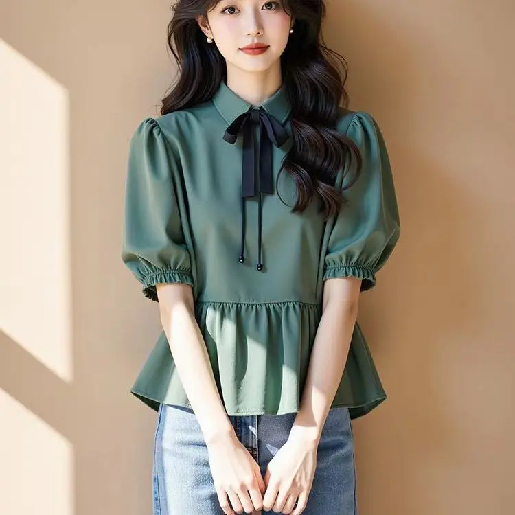 Green Bow Puff Sleeve Shirt for Women 2025 New Waist-hugging Slimming Short-sleeved Top
Green Bow Puff Sleeve Shirt for Women 2025 New Waist-hugging Slimming Short-sleeved Top