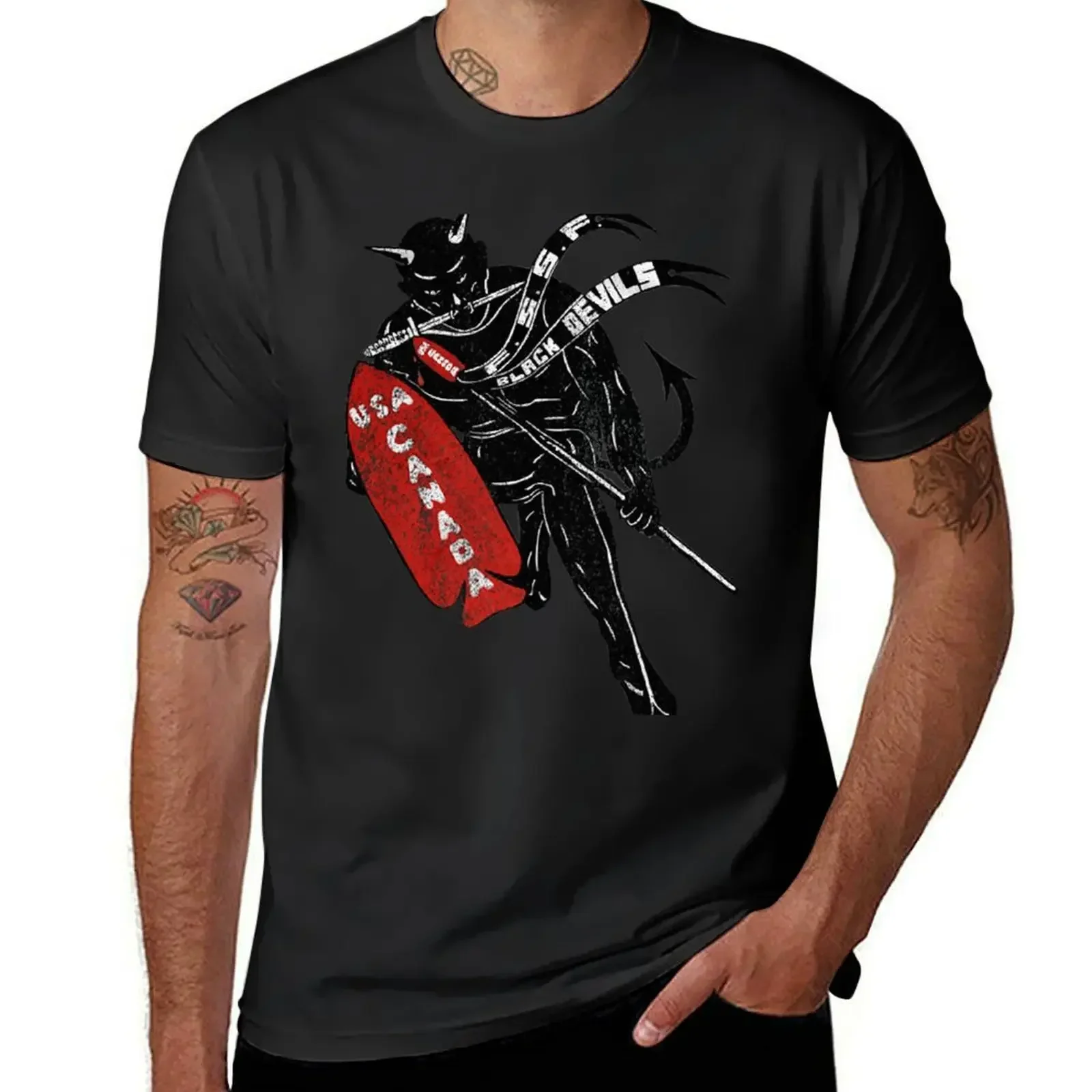 Футболка Devil's Brigade (Black Devils), летняя одежда, эстетичная одежда, возвышенная одежда в стиле аниме, мужские хлопковые футболки
Футболка Devil's Brigade (Black Devils), летняя одежда, эстетичная одежда, возвышенная одежда в стиле аниме, мужские хлопковые футболки