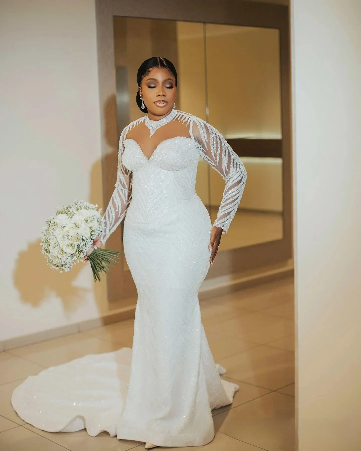 Customized Plus Siz Bridal Gowns For Bride Sheer Neck Illusion Mermaid Long Sleeves Beaded Lace Wedding
Customized Plus Siz Bridal Gowns For Bride Sheer Neck Illusion Mermaid Long Sleeves Beaded Lace Wedding