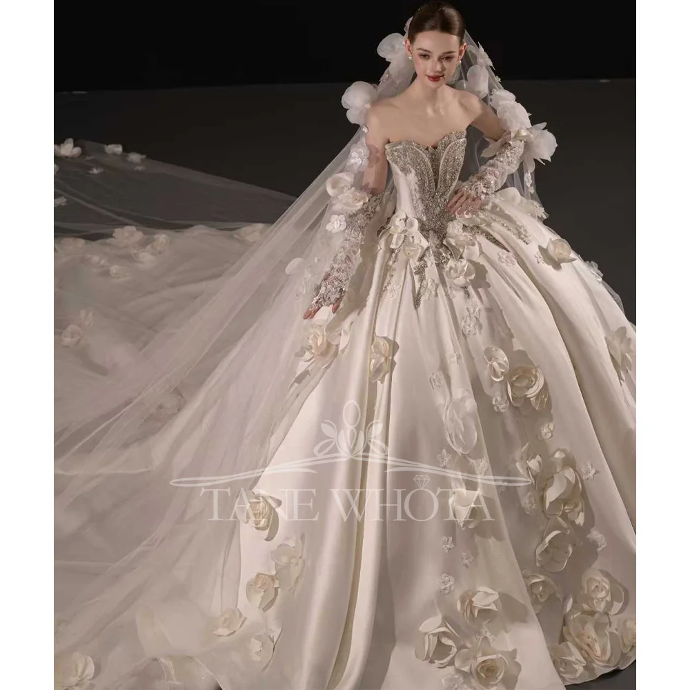 Luxury Sweetheart Wedding Dress Sleeveless Crystal Appliques Ball Gown Customizable Flower Bridal Gown
Luxury Sweetheart Wedding Dress Sleeveless Crystal Appliques Ball Gown Customizable Flower Bridal Gown