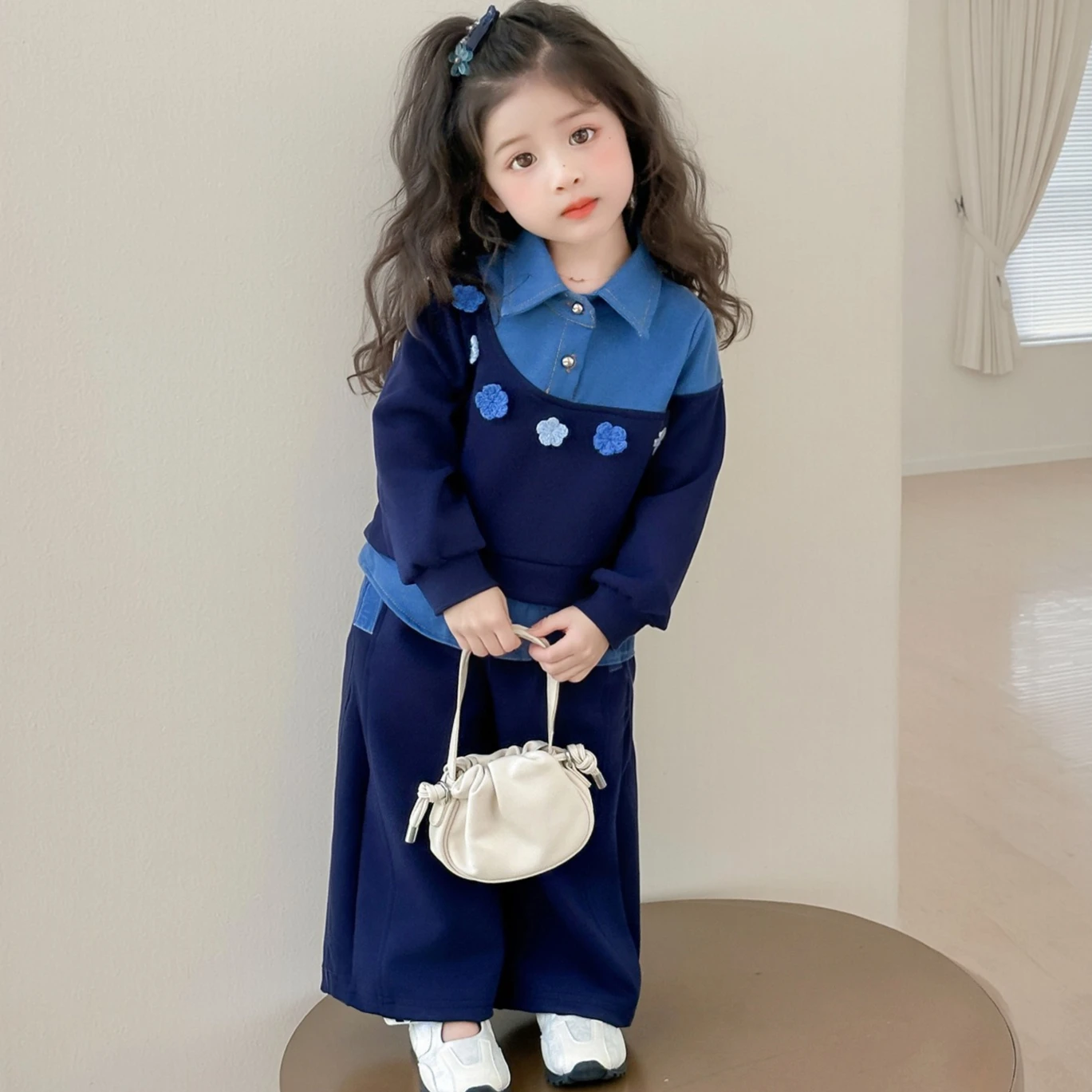 Girls Suit 2025 Autumn and Winter New Children's Clothing Girls Baby Fashion Stitching Cowboy Flowers Two Sets of Casual Simple
Girls Suit 2025 Autumn and Winter New Children's Clothing Girls Baby Fashion Stitching Cowboy Flowers Two Sets of Casual Simple