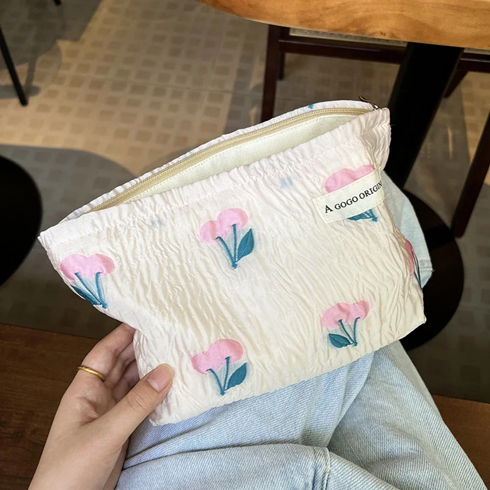INS Embroidery Cosmetic Lipstick Purse Storage Bag Women Makeup Handbags School Stationery Pencil Case Pouch Pen Bag Supplies
INS Embroidery Cosmetic Lipstick Purse Storage Bag Women Makeup Handbags School Stationery Pencil Case Pouch Pen Bag Supplies