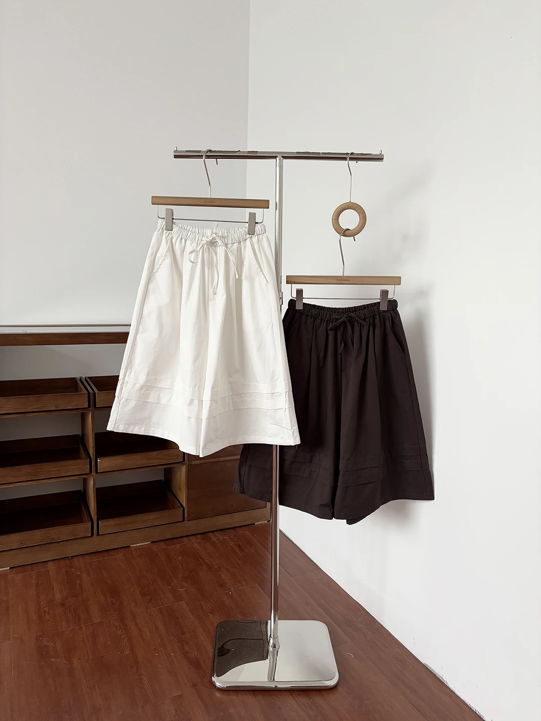 High Waist Wide Leg Casual Pants Women's All-Match Color Commute Style Summer New Korean Simple Loose Feeling Trousers
High Waist Wide Leg Casual Pants Women's All-Match Color Commute Style Summer New Korean Simple Loose Feeling Trousers