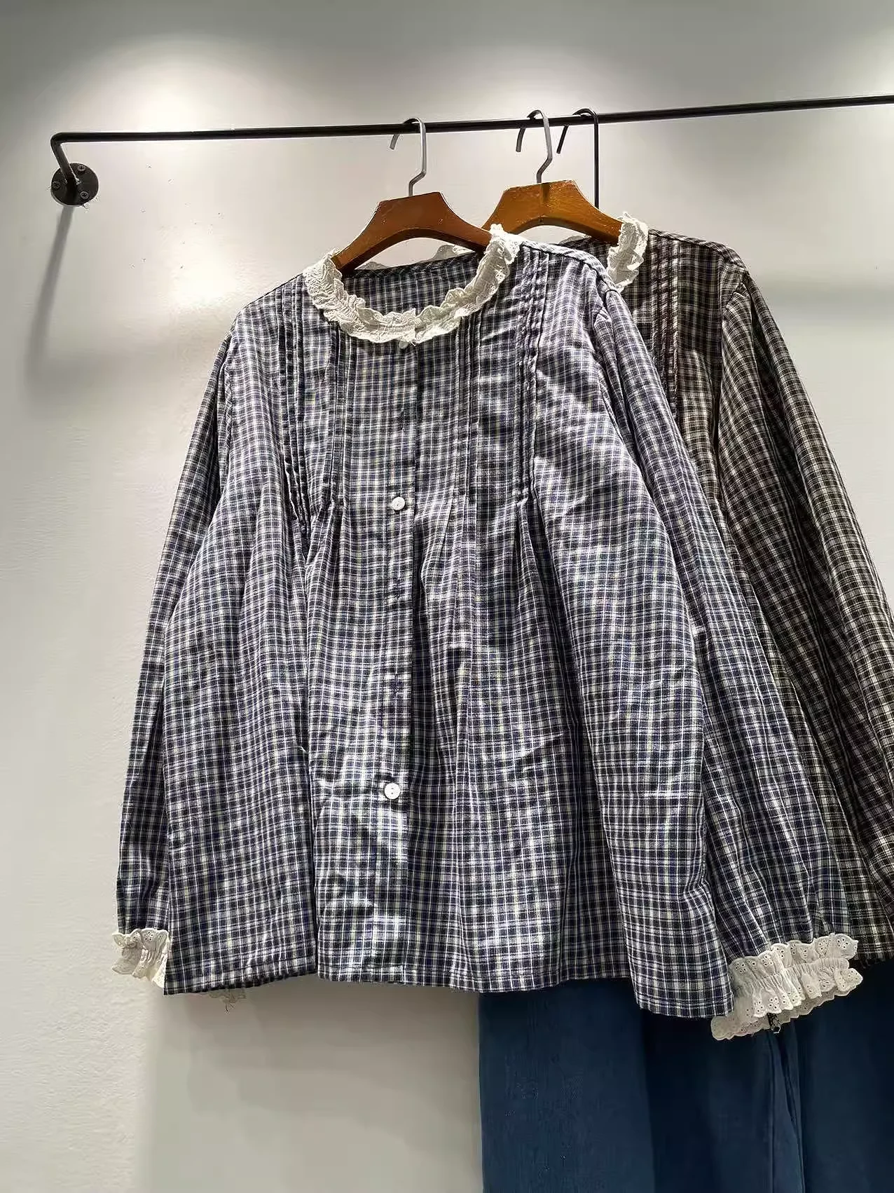 100% Cotton large size tops for women autumn Japanese style lace collar checkered long sleeve tops women's plaid shirts
100% Cotton large size tops for women autumn Japanese style lace collar checkered long sleeve tops women's plaid shirts