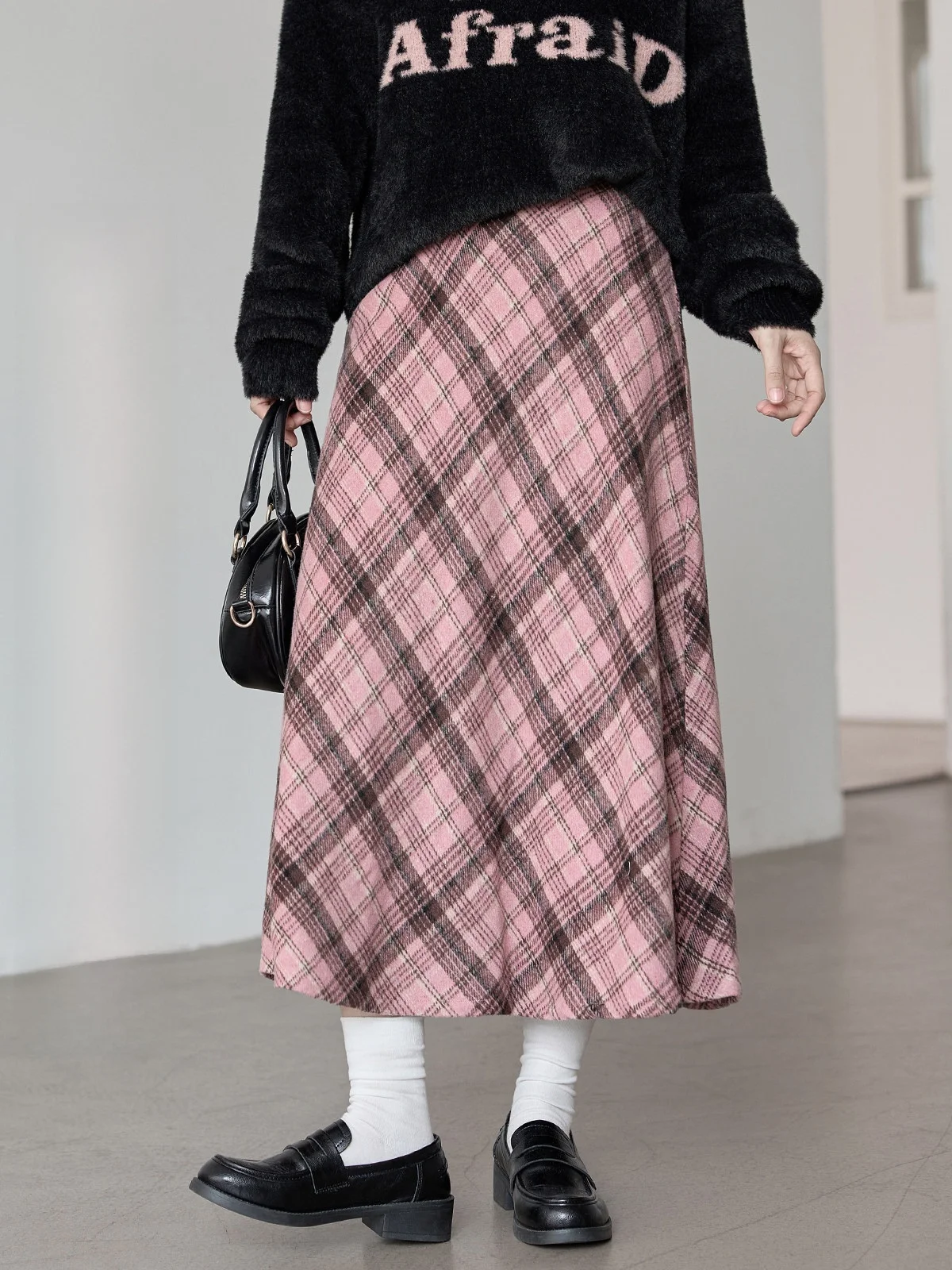 Розовая клетчатая юбка А-силуэта женская с завышенной талией, весна 2026, ретро, универсальная, для повседневной носки, корейский стиль, средней длины
Розовая клетчатая юбка А-силуэта женская с завышенной талией, весна 2026, ретро, универсальная, для повседневной носки, корейский стиль, средней длины