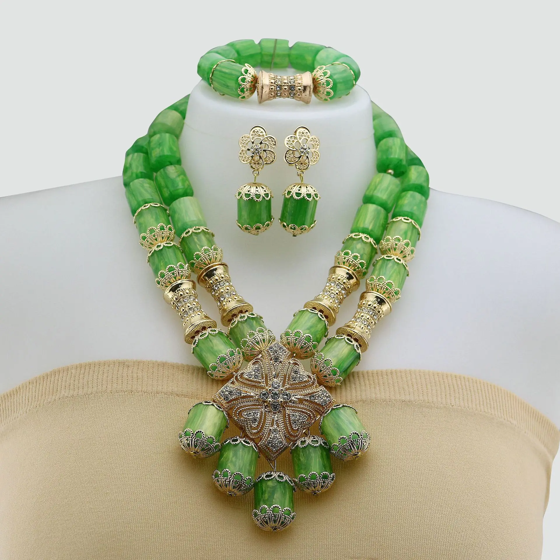 Luxury Double-Layer Overlapping Resin Necklaces Earrings Bracelet for Women Latest Resin Jewelry Set Party Gift Statement
Luxury Double-Layer Overlapping Resin Necklaces Earrings Bracelet for Women Latest Resin Jewelry Set Party Gift Statement