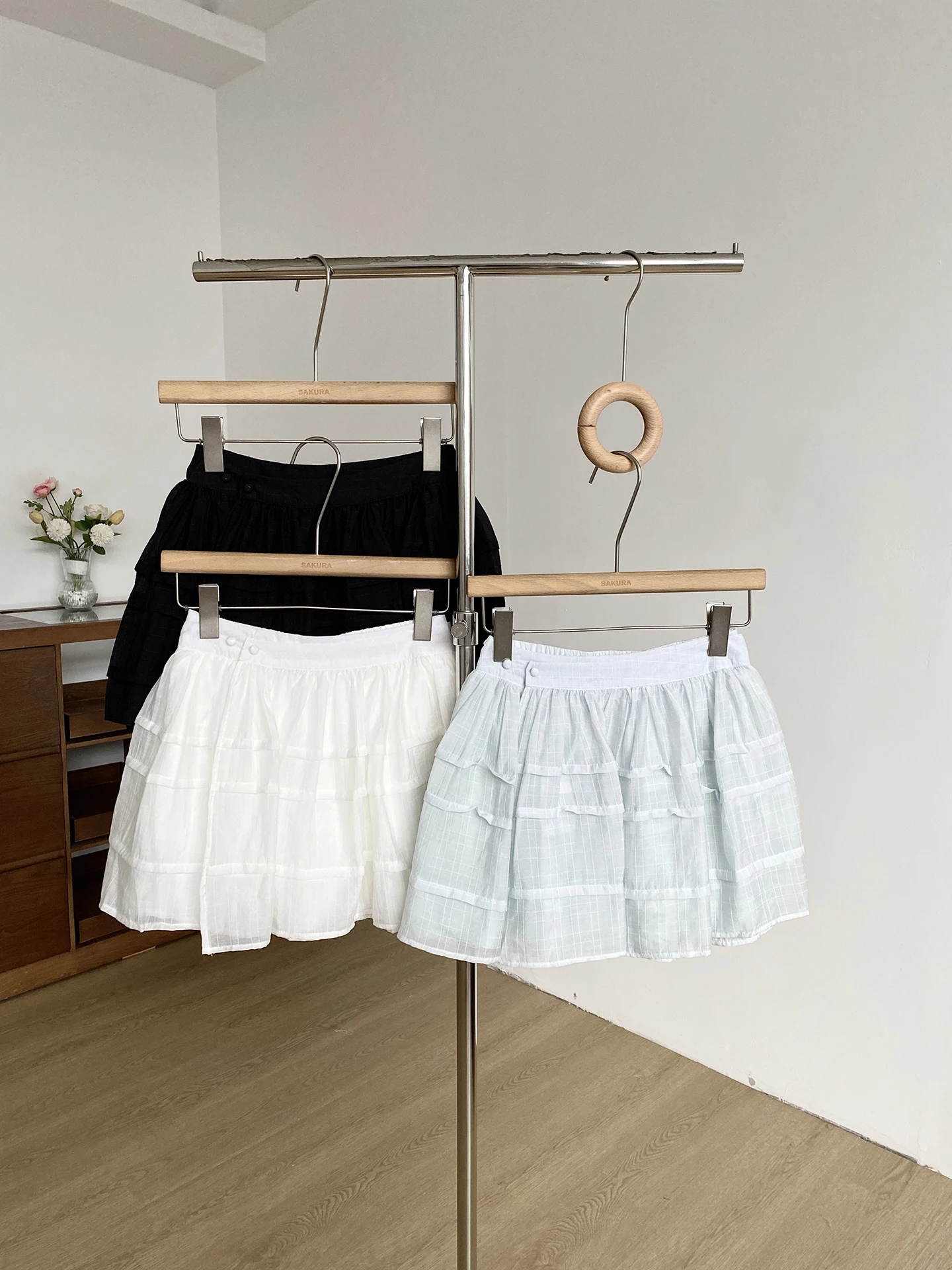 Korean Style Sweet Soft Cake Puffy Half Skirt Women Summer 2026 High Waist Slimming Short A-Line Skirt Polyester Fiber
Korean Style Sweet Soft Cake Puffy Half Skirt Women Summer 2026 High Waist Slimming Short A-Line Skirt Polyester Fiber