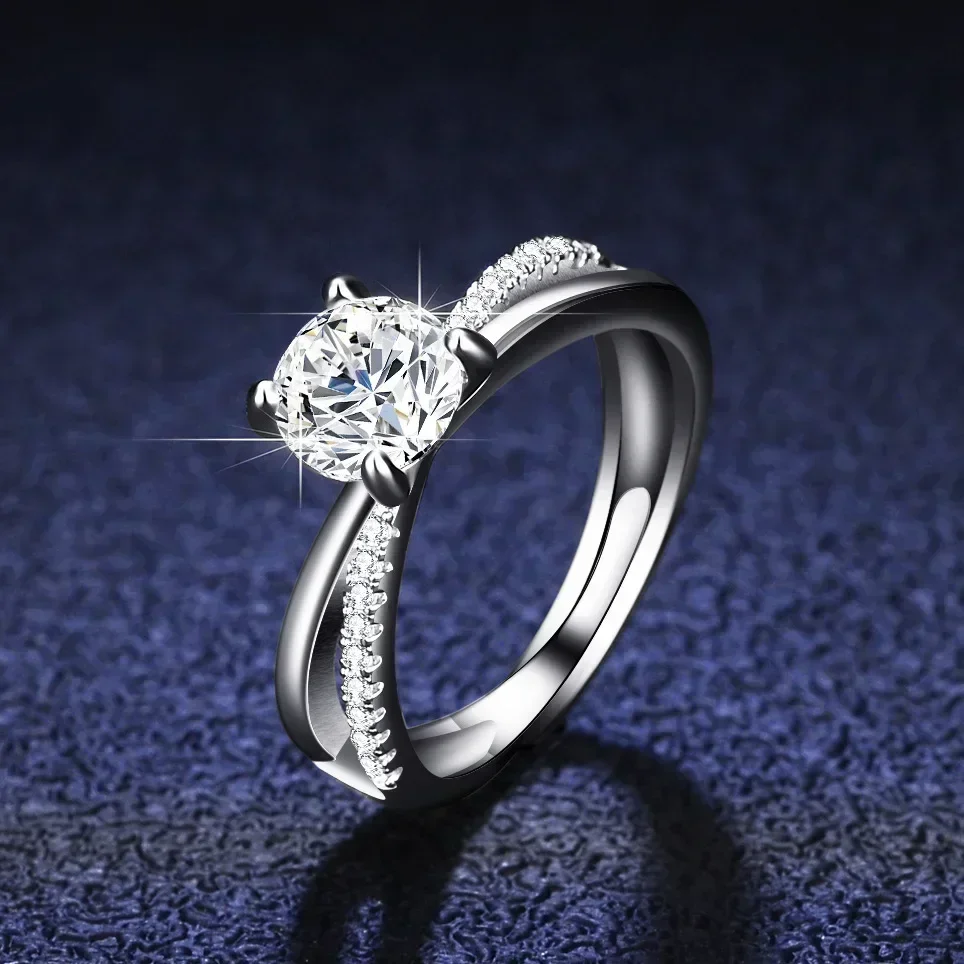 Elegant and Classic PT950 Platinum Rings for Women Set with 0.5 Carat Moissanite Diamond and Baguette Diamonds Rings for Women
Elegant and Classic PT950 Platinum Rings for Women Set with 0.5 Carat Moissanite Diamond and Baguette Diamonds Rings for Women