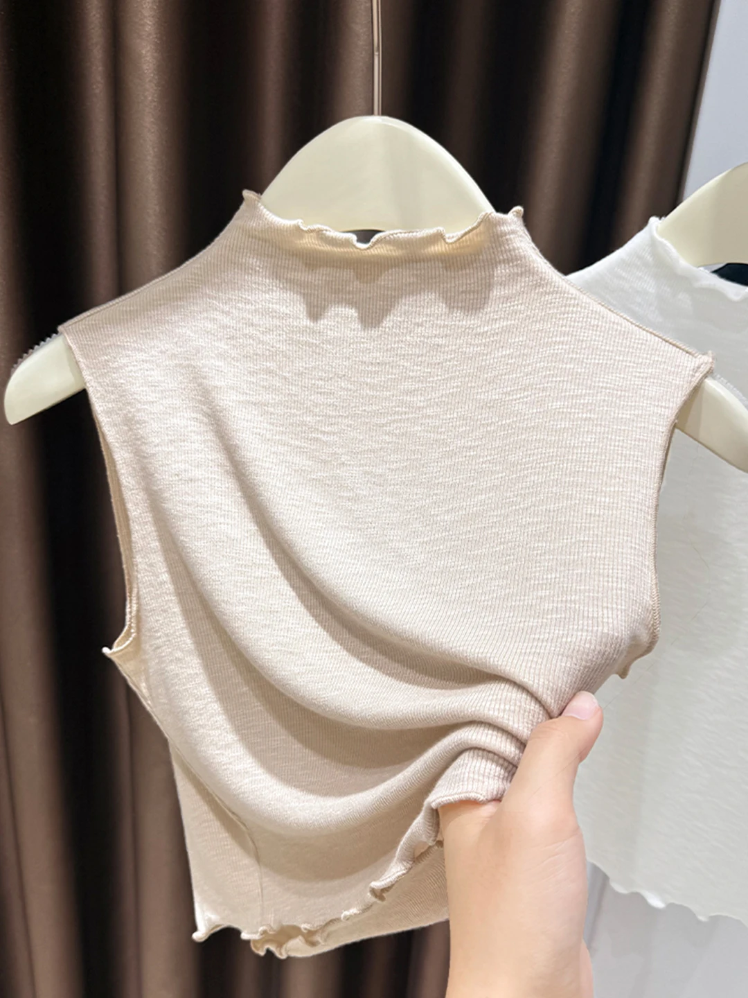 Lace Collar Half High Neck Strap Vest Women's Base Shirt Sleeveless Top Versatile Casual Slim Fit Medium Softness No Sleeve
Lace Collar Half High Neck Strap Vest Women's Base Shirt Sleeveless Top Versatile Casual Slim Fit Medium Softness No Sleeve