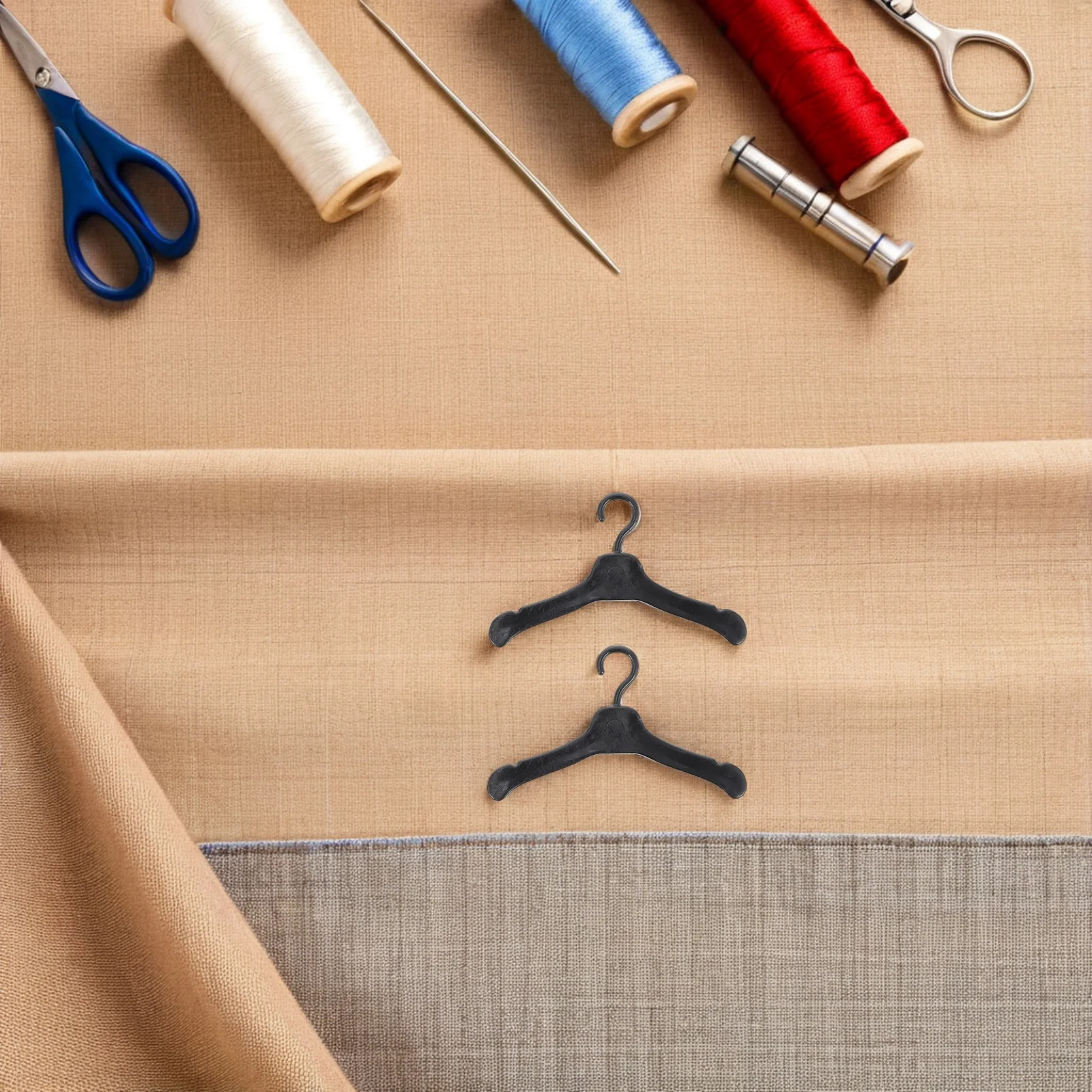 150Pcs Small Hangers Durable Material for Dollhouse Wardrobe Accessory Enhancing Aesthetic and Realism in Miniature Decor
150Pcs Small Hangers Durable Material for Dollhouse Wardrobe Accessory Enhancing Aesthetic and Realism in Miniature Decor