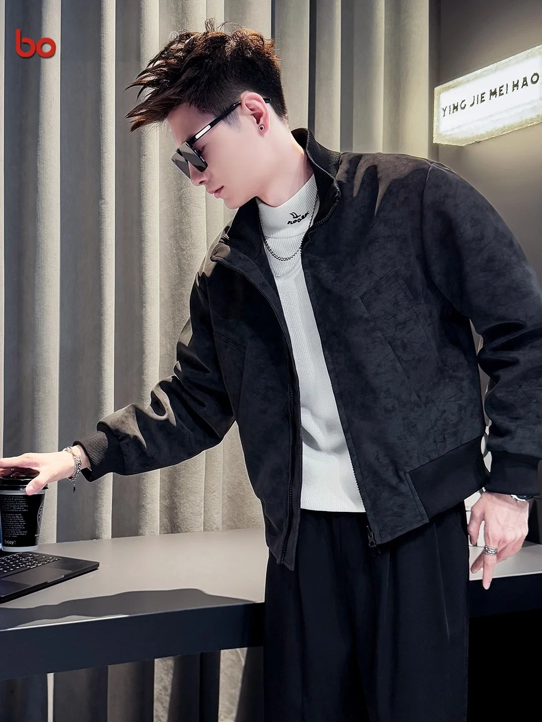 Модная американская кожаная куртка с эффектом окрашивания, мужская утепленная куртка на флисовой подкладке, ретро-стиль, весенняя уличная мода, городская одежда
Модная американская кожаная куртка с эффектом окрашивания, мужская утепленная куртка на флисовой подкладке, ретро-стиль, весенняя уличная мода, городская одежда