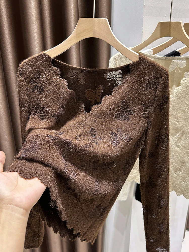 Женская кружевная базовая блузка с V-образным вырезом и длинными рукавами, модный осенне-зимний топ с волнообразным дизайном из нейлоновой ткани
Женская кружевная базовая блузка с V-образным вырезом и длинными рукавами, модный осенне-зимний топ с волнообразным дизайном из нейлоновой ткани