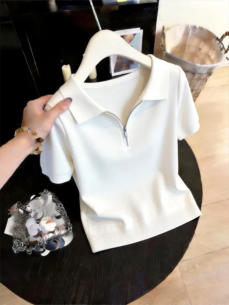 plus Size Women's White Neck Short Sleeve T-Shirt Zipper Design Summer High-End Feeling Comfortable Breathable Knitted Top
plus Size Women's White Neck Short Sleeve T-Shirt Zipper Design Summer High-End Feeling Comfortable Breathable Knitted Top