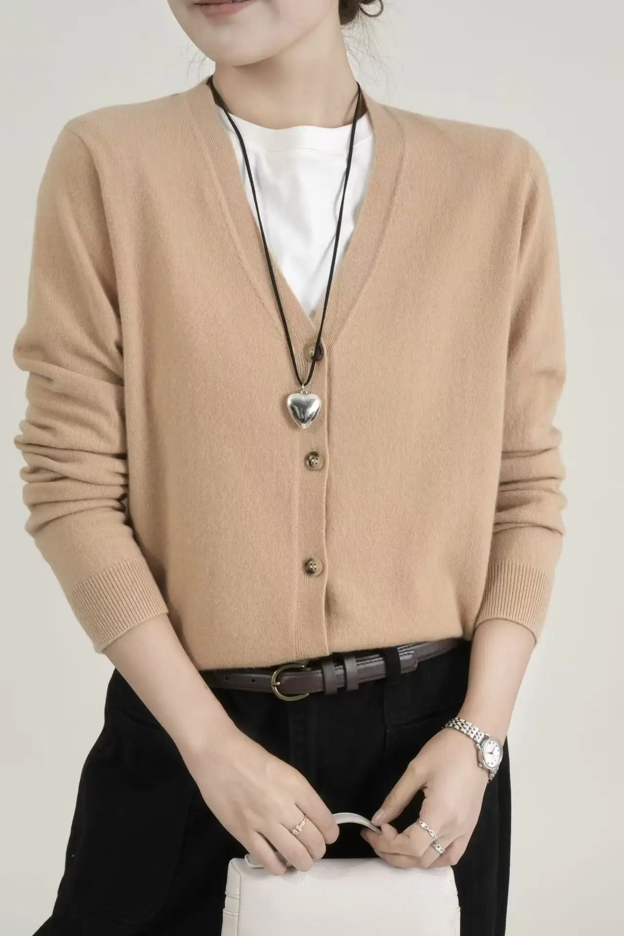 100% Merino Wool Spring, Autumn and Winter Woolen Sweater, Half Turtleneck Women's Sweater, Simple and Versatile Bottoming Shirt
100% Merino Wool Spring, Autumn and Winter Woolen Sweater, Half Turtleneck Women's Sweater, Simple and Versatile Bottoming Shirt