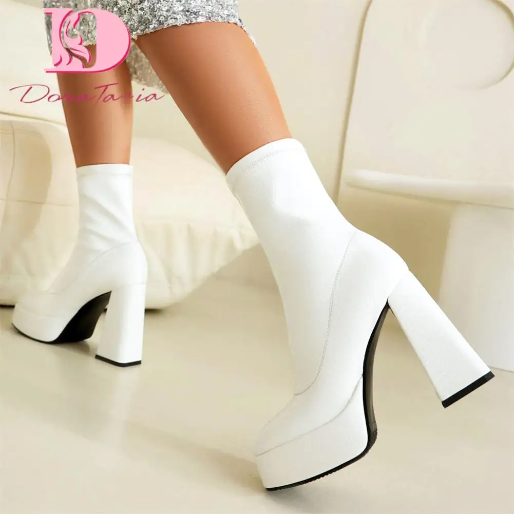 Brand Design Ladies Solid Platform Ankle Boots Fashion Slip-on Thick High Heels Boots Women Party Office Sexy Shoes Woman
Brand Design Ladies Solid Platform Ankle Boots Fashion Slip-on Thick High Heels Boots Women Party Office Sexy Shoes Woman