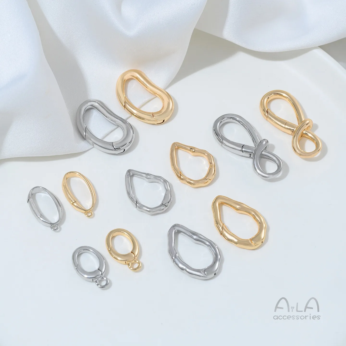 Copper-plated 14K Gold Round Lobster Buckle Special-shaped 8-shaped Spring Buckle Handmade DIY Bracelet Jewelry Accessories
Copper-plated 14K Gold Round Lobster Buckle Special-shaped 8-shaped Spring Buckle Handmade DIY Bracelet Jewelry Accessories