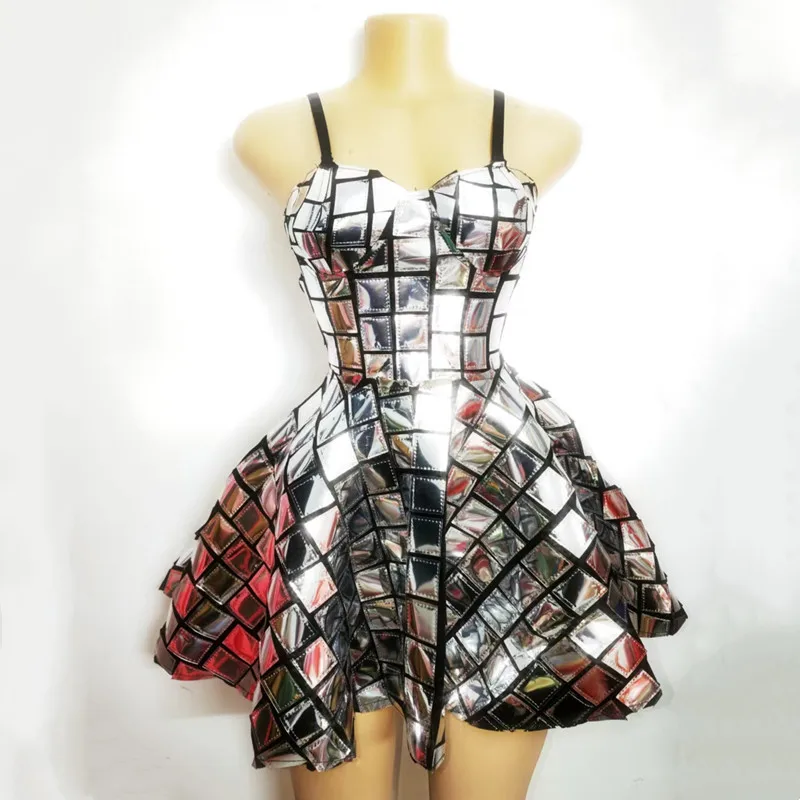 Сексуальная вечеринка по случаю дня рождения, серебряный лазерный слинг, клубное короткое платье, танцевальный костюм, женская танцевальная команда, сценическая одежда
Сексуальная вечеринка по случаю дня рождения, серебряный лазерный слинг, клубное короткое платье, танцевальный костюм, женская танцевальная команда, сценическая одежда