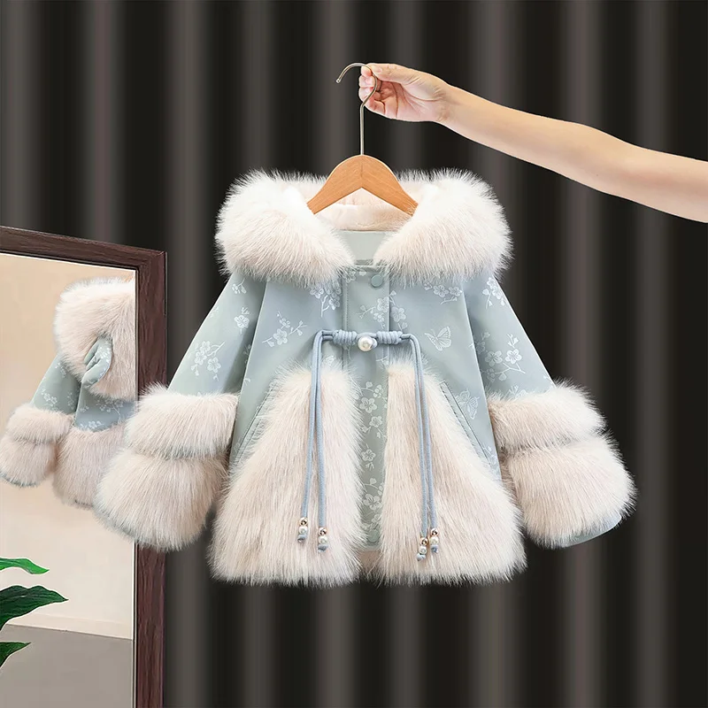 Детская зимняя куртка с капюшоном и подкладкой из искусственного меха для девочек, теплая, модная, верхняя одежда для маленьких девочек
Детская зимняя куртка с капюшоном и подкладкой из искусственного меха для девочек, теплая, модная, верхняя одежда для маленьких девочек