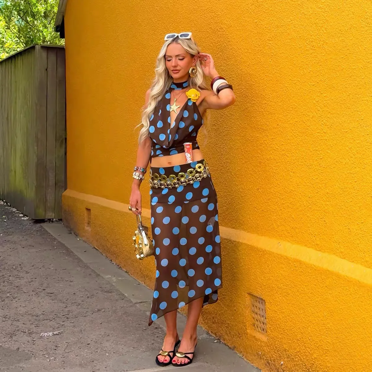 Sexy Women 2 Pieces Set Polka Dot Chiffon Skirt Sets Halter Top Asymmetric Midi Skiirt Set Party 2026 New Chic Two-Piece Suit
Sexy Women 2 Pieces Set Polka Dot Chiffon Skirt Sets Halter Top Asymmetric Midi Skiirt Set Party 2026 New Chic Two-Piece Suit